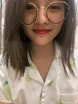 Snapshot of Krixxi22 chatting on March 22, 2025, 2:58 pm Krixxi22 online show from March 22, 2025, 2:58 pm