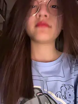 Snapshot of Krixxi22 chatting on September 20, 2025, 3:35 pm Krixxi22 online show from September 20, 2025, 3:35 pm