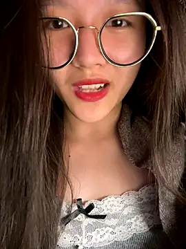 Snapshot of Krixxi22 chatting on November 9, 2025, 4:38 pm Krixxi22 online show from November 9, 2025, 4:38 pm