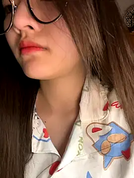 Krixxi22 online show from November 25, 2025, 2:50 pm