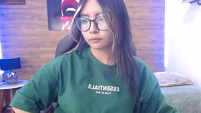 Snapshot of Ashlyeegray chatting on January 9, 2025, 4:30 am Ashlyeegray online show from January 9, 2025, 4:30 am