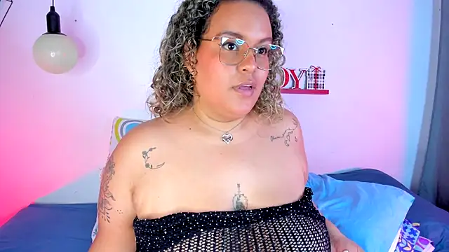 Snapshot of monicabbw_ chatting on February 21, 2025, 11:21 pm monicabbw online show from February 21, 2025, 11:21 pm