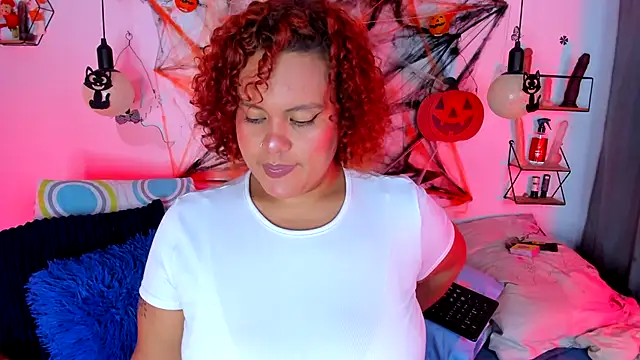 Snapshot of monicabbw_ chatting on October 17, 2025, 4:37 am monicabbw online show from October 17, 2025, 4:37 am