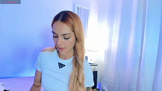 Snapshot of MeganLorensx chatting on October 7, 2025, 11:35 pm MeganLorensx online show from October 7, 2025, 11:35 pm