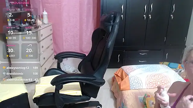 Snapshot of Giorgia_xue53 chatting on October 1, 2025, 1:55 am Giorgia xue53 online show from October 1, 2025, 1:55 am