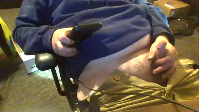 daddysmalldick502 online show from April 13, 2026, 2:00 pm