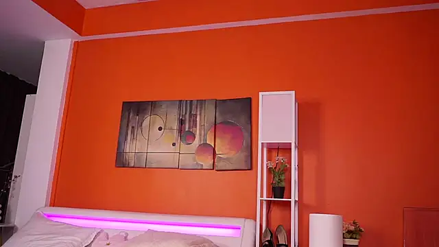 LovingBlondie online show from October 20, 2025, 3:23 pm