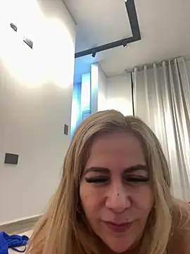 LARIANA RIVERA23 online show from April 9, 2026, 4:01 am