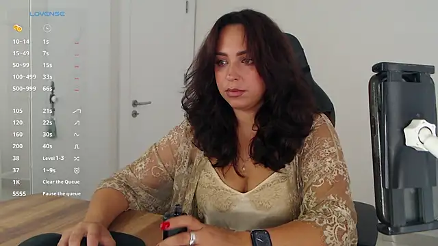  Just a queen 3 online show from July 31, 2026, 1:21 pm
