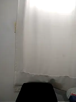 Demiansteven2 online show from February 5, 2025, 8:25 pm