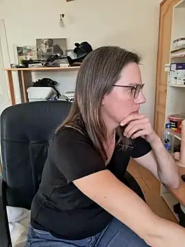 SpiceLea online show from January 13, 2025, 2:53 pm