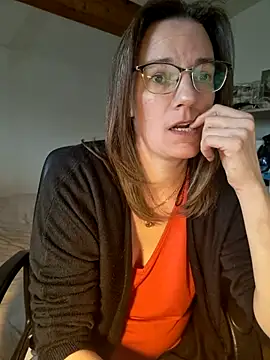 SpiceLea online show from February 20, 2025, 12:25 pm