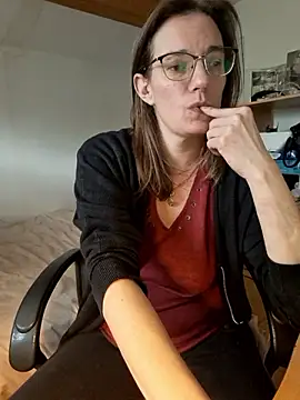 SpiceLea online show from February 23, 2025, 1:21 pm