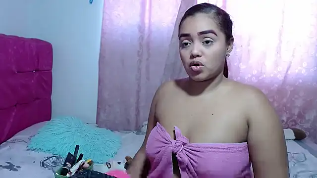 Snapshot of kiara_milf_ chatting on September 25, 2025, 7:50 pm kiara milf online show from September 25, 2025, 7:50 pm