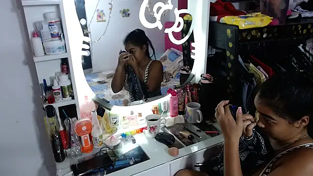 kiara milf  online show from June 18, 2026, 6:23 pm
