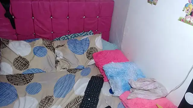 kiara milf  online show from July 29, 2026, 10:41 pm