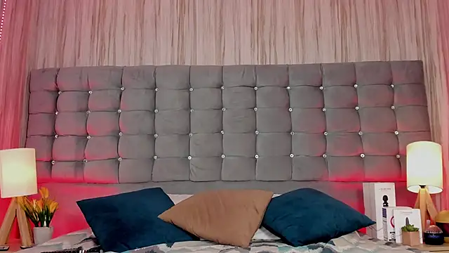 Snapshot of Poacahontasfg chatting on September 19, 2025, 4:03 am Poacahontasfg online show from September 19, 2025, 4:03 am