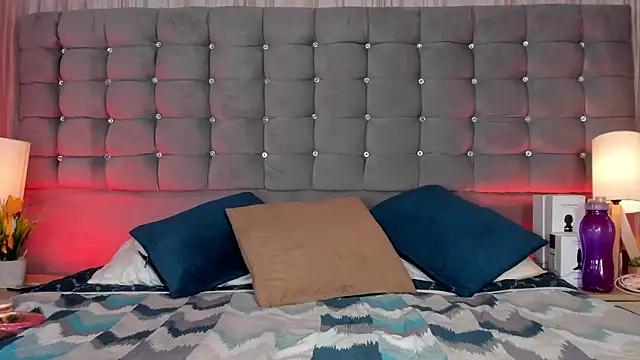 Snapshot of Poacahontasfg chatting on October 25, 2025, 4:09 am Poacahontasfg online show from October 25, 2025, 4:09 am