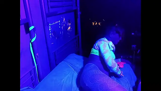 Snapshot of CommWhore chatting on December 12, 2024, 11:18 am CommWhore online show from December 12, 2024, 11:18 am