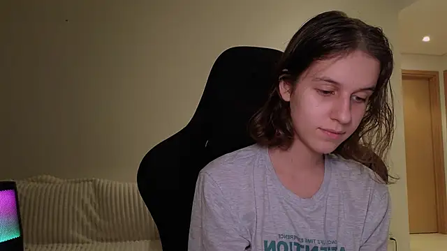 Snapshot of VanessaBayer2 chatting on December 6, 2024, 12:27 pm VanessaBayer2 online show from December 6, 2024, 12:27 pm