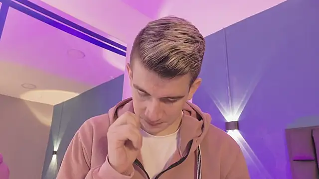 MikaelSlow online show from March 3, 2026, 3:45 am