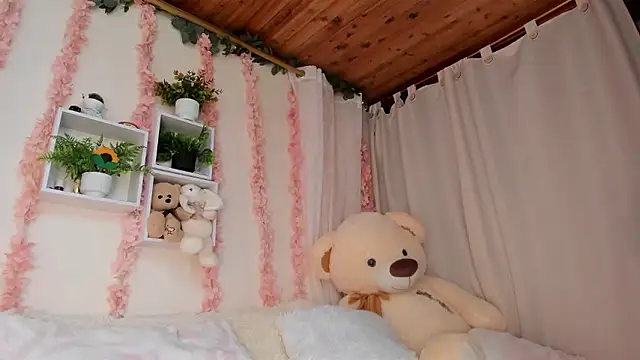 Idara and Edahi01 online show from January 10, 2026, 12:12 am