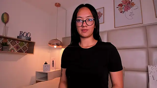 Snapshot of Aily_Yozuko chatting on February 1, 2025, 7:15 am Aily Yozuko online show from February 1, 2025, 7:15 am