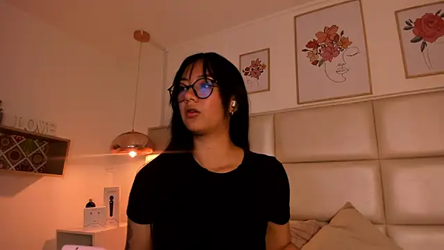 Snapshot of Aily_Yozuko chatting on February 12, 2025, 3:29 am Aily Yozuko online show from February 12, 2025, 3:29 am