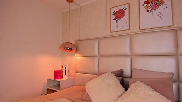 Snapshot of Aily_Yozuko chatting on September 24, 2025, 2:37 am Aily Yozuko online show from September 24, 2025, 2:37 am