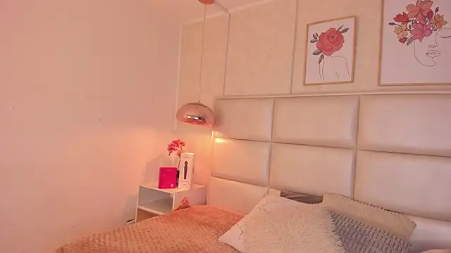 Aily Yozuko online show from April 17, 2026, 2:36 am