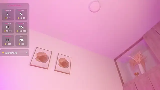 Mia 222 online show from March 10, 2026, 10:53 am