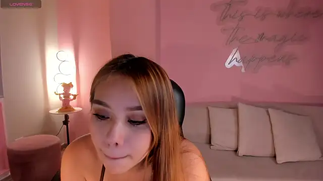 CarolineGraceX online show from December 21, 2024, 3:25 am