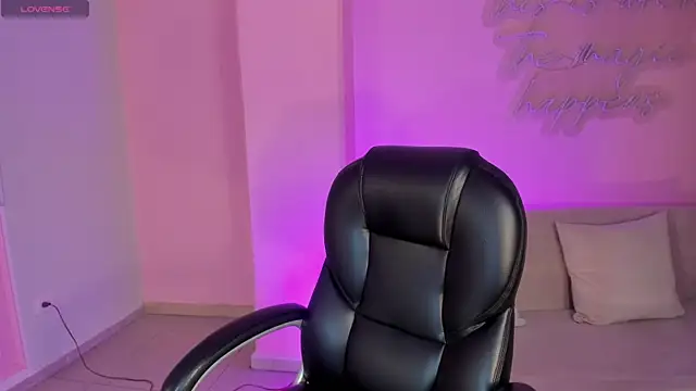 Snapshot of DonnaStonne chatting on September 28, 2025, 11:54 pm DonnaStonne online show from September 28, 2025, 11:54 pm