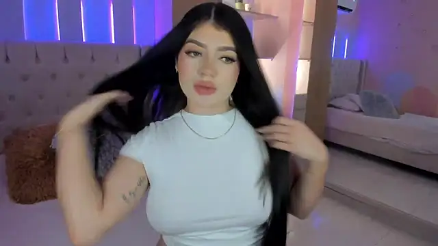 Snapshot of Mariana_Baez chatting on October 1, 2025, 8:26 pm Mariana Baez online show from October 1, 2025, 8:26 pm