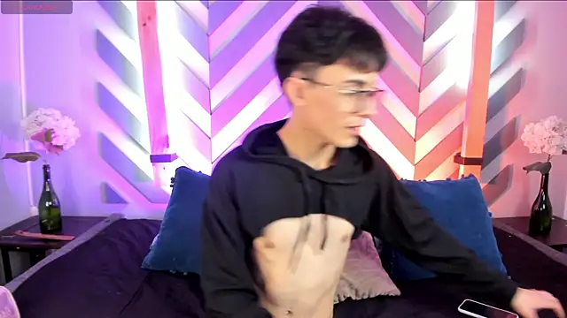 Snapshot of cherryy_boy chatting on January 20, 2025, 12:28 pm cherryy boy online show from January 20, 2025, 12:28 pm