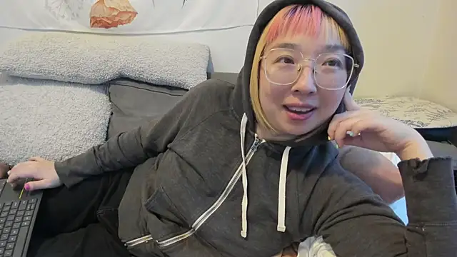 luxgray online show from December 9, 2024, 9:16 pm