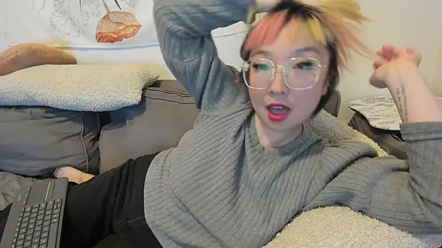 luxgray online show from December 15, 2024, 1:35 am