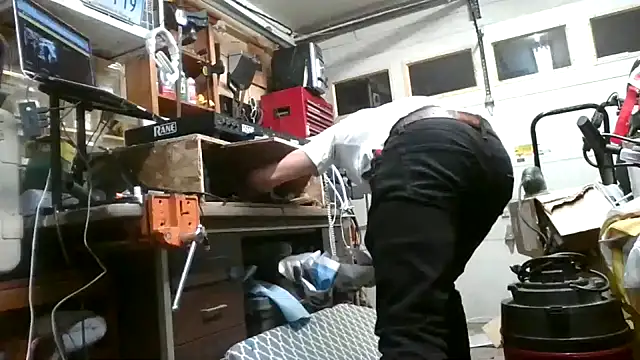 tongueispowerr6d9 online show from December 10, 2024, 11:40 pm