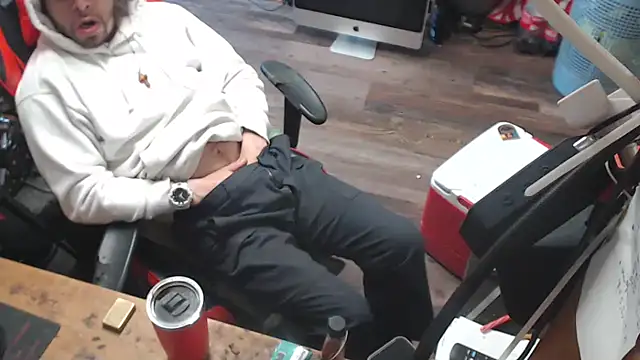 tongueispowerr6d9 online show from April 12, 2026, 10:48 pm