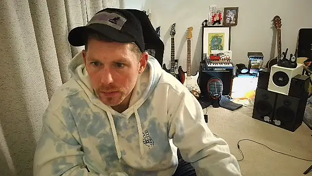 Snapshot of Rock_Pierce chatting on November 9, 2025, 8:12 am Rock Pierce online show from November 9, 2025, 8:12 am