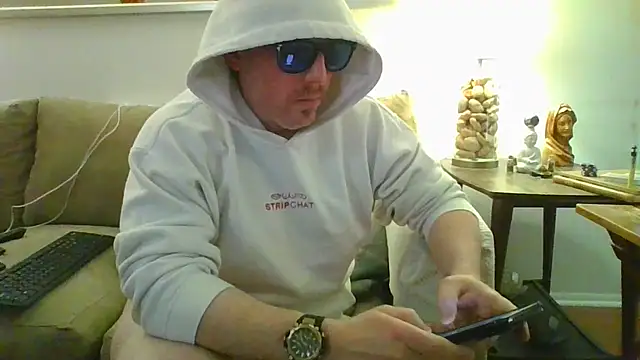 Snapshot of Rock_Pierce chatting on May 14, 2026, 11:11 pm Rock Pierce online show from May 14, 2026, 11:11 pm