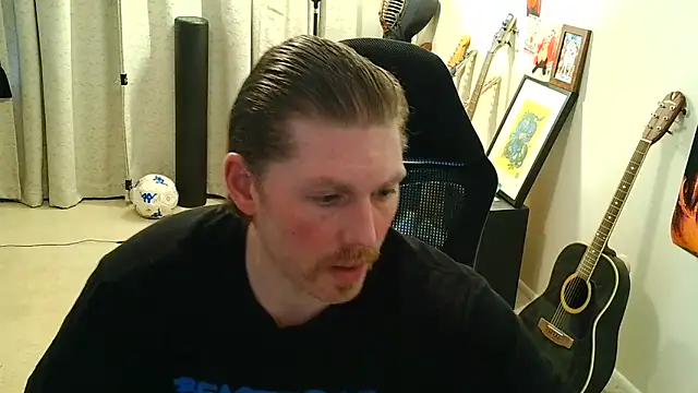 Snapshot of Rock_Pierce chatting on June 19, 2026, 7:17 pm Rock Pierce online show from June 19, 2026, 7:17 pm
