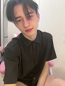 Snapshot of AmondCor chatting on December 5, 2024, 2:44 pm AmondCor online show from December 5, 2024, 2:44 pm