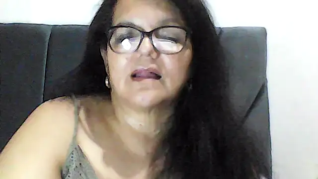 kassandra02 online show from November 14, 2025, 3:16 am