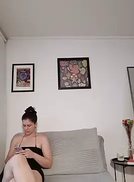 Redfloweer1 online show from January 8, 2025, 10:58 pm