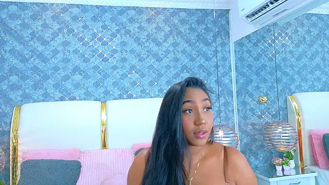 NaiomyLanes online show from April 15, 2026, 1:51 pm