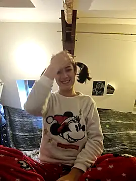 LoLa-69-X online show from November 20, 2025, 7:19 am