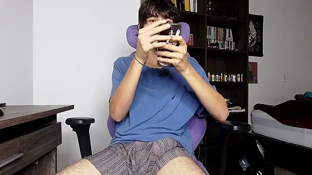 alex connorr online show from November 28, 2025, 10:12 pm