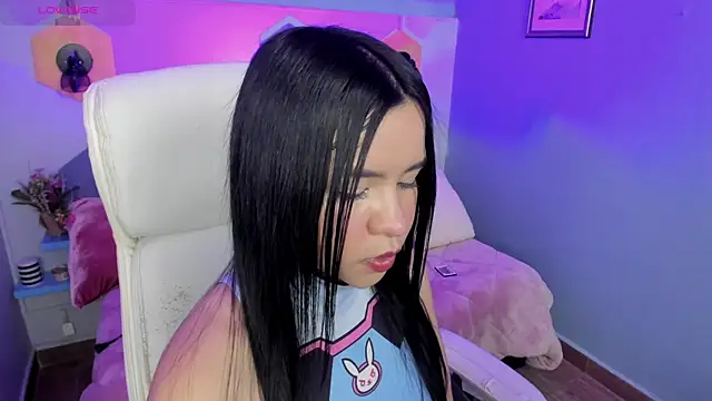 Snapshot of Hanna__Becker_ chatting on December 14, 2024, 4:23 am Hanna Becker online show from December 14, 2024, 4:23 am