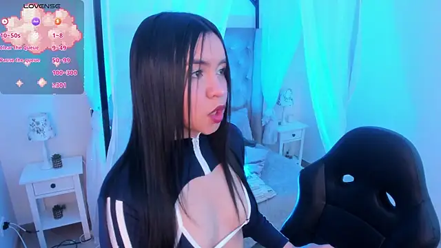 Snapshot of Hanna__Becker_ chatting on September 13, 2025, 3:39 am Hanna Becker online show from September 13, 2025, 3:39 am